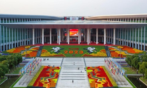 與世界共享大市場，將開放推向高水平，進博會展示“中國新機遇”（環(huán)球網）