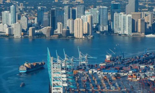 港媒報(bào)道“最依賴對華貿(mào)易的美國港口依然忐忑不安”（環(huán)球時(shí)報(bào)）